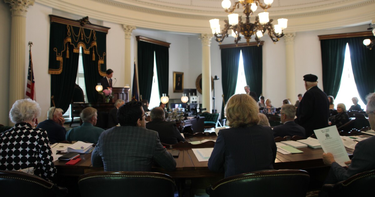 Vermont state Senators weigh in on the recent veto session dlvr.it/Sr7qnm