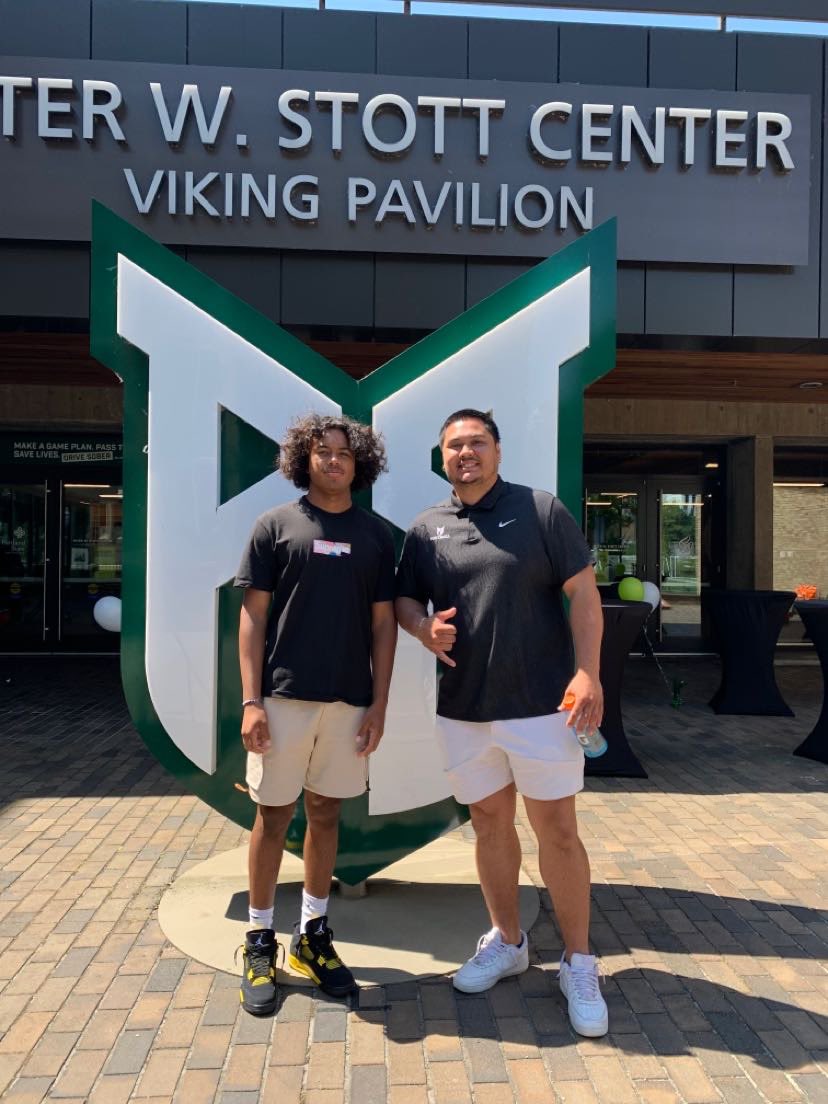 Thank you <a href="/psuviksFB/">Portland State Football</a> <a href="/coachKmcdonagh/">Coach McDonagh</a> <a href="/cfry_05/">Colin Fry</a> for the amazing hospitality!! Had a great time touring the facilities!!

<a href="/EvanYabu/">Evan Yabu</a> <a href="/NDKnights_FB/">NDKnightsFootball</a> <a href="/jakeconst08/">Jake Constantine</a> <a href="/JamesStuver/">James Stuver</a> <a href="/DlineCoachEd/">Coach Ed</a>