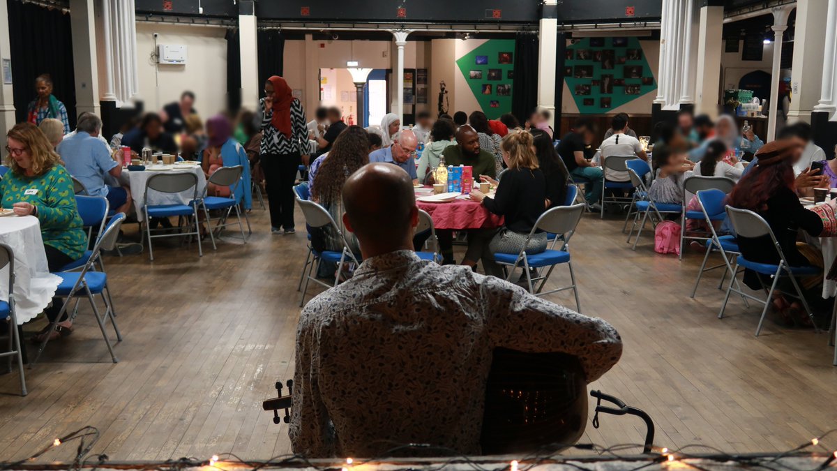 Such a great Peace Feast last night with @RefugeeFestBRL at @TrinityBristol. Thanks to our amazing chefs, to Soufian for the music, to our speakers, Mohammed Khanjar & @Dannydudlow, & to our volunteers! T'was a joy to hear the gentle buzz of conversation & friendships being built