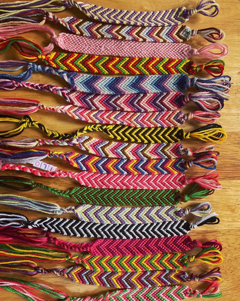 Beautiful handmade chevron friendship bracelets 😍🥰
etsy.com/uk/shop/studio… 
❤️🧡💛💚💙💜🩷💗🖤🤍🩶🤎
#StudioSabART #ArtistandCraftsgirl #handmadebracelet #bracelet #chevronbracelet #chevron  #handmadebracelets #gift #gifts #eidmubarak #eidaladha #eid2023 #etsy #midlands