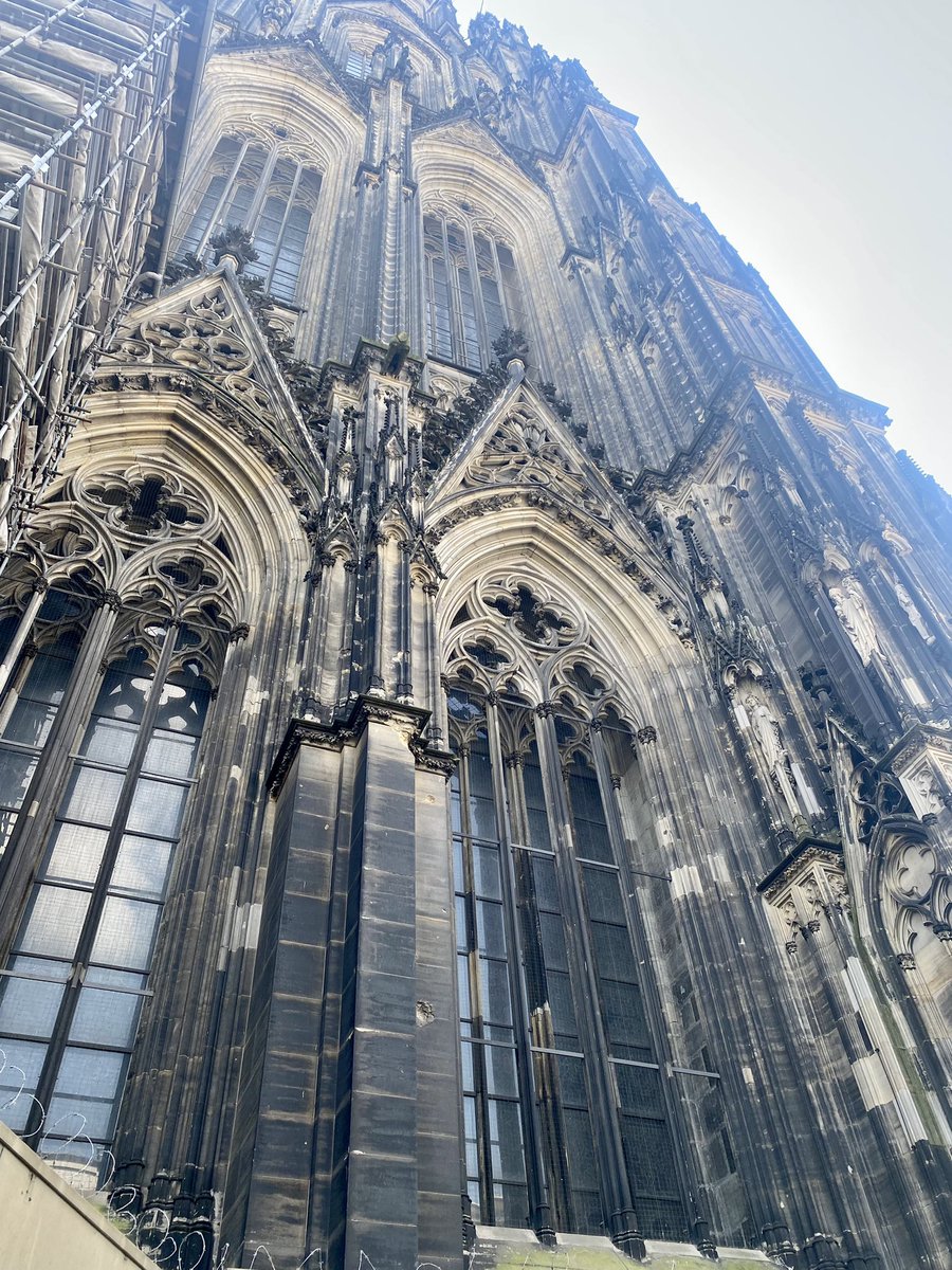 dazpoof's tweet photo. Cologne cathedral🖤 https://t.co/83yRwy4Md6