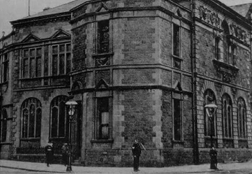 OldRotherham's tweet photo. Rotherham Update: Old Town Hall https://t.co/mzCyF48f8Y #Rotherham https://t.co/GaY1Jz1srz
