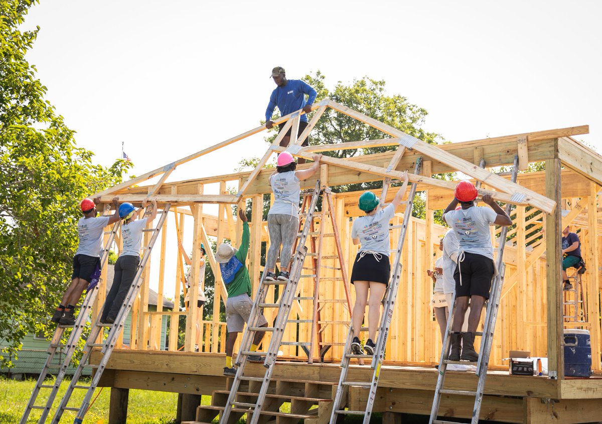 Saints's tweet photo. In honor of #PrideMonth, a group of Saints and @PelicansNBA employees volunteered at @HabitatNOLAβs Pride Build to help build a home for a local family and celebrate New Orleans Habitat LGBTQ+ homeowners π³οΈβπ #PrideBuild https://t.co/EADdImfMP2