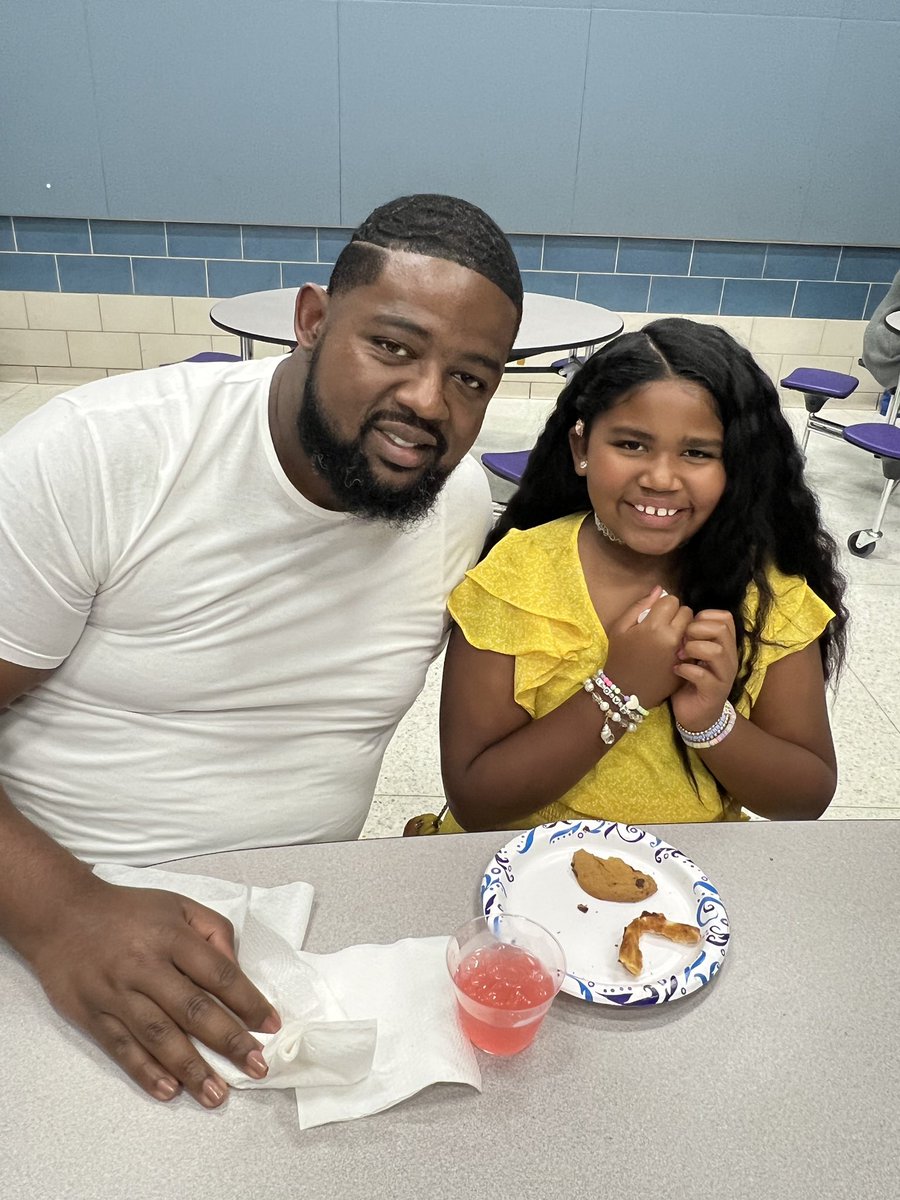bgcbrazoria's tweet photo. Our Family Engagement event for June was our Father’s Day Dance. This was an opportunity for members and their families to enjoy some snacks, dance, and create lasting memories! We are so glad that everyone had such a great time! #bgcbrazoria #weloveBGC #greatfuturesstarthere https://t.co/gE8HDQFGT7