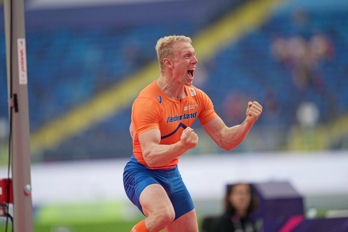 A good day one for the Dutchies! 🇳🇱 

After Femke Bol’s win in the 400m, Menno Vloon wins the pole vault in #Silesia2023 with 5.85m!

The Netherlands are fourth overnight in the standings. 📊

#EG2023