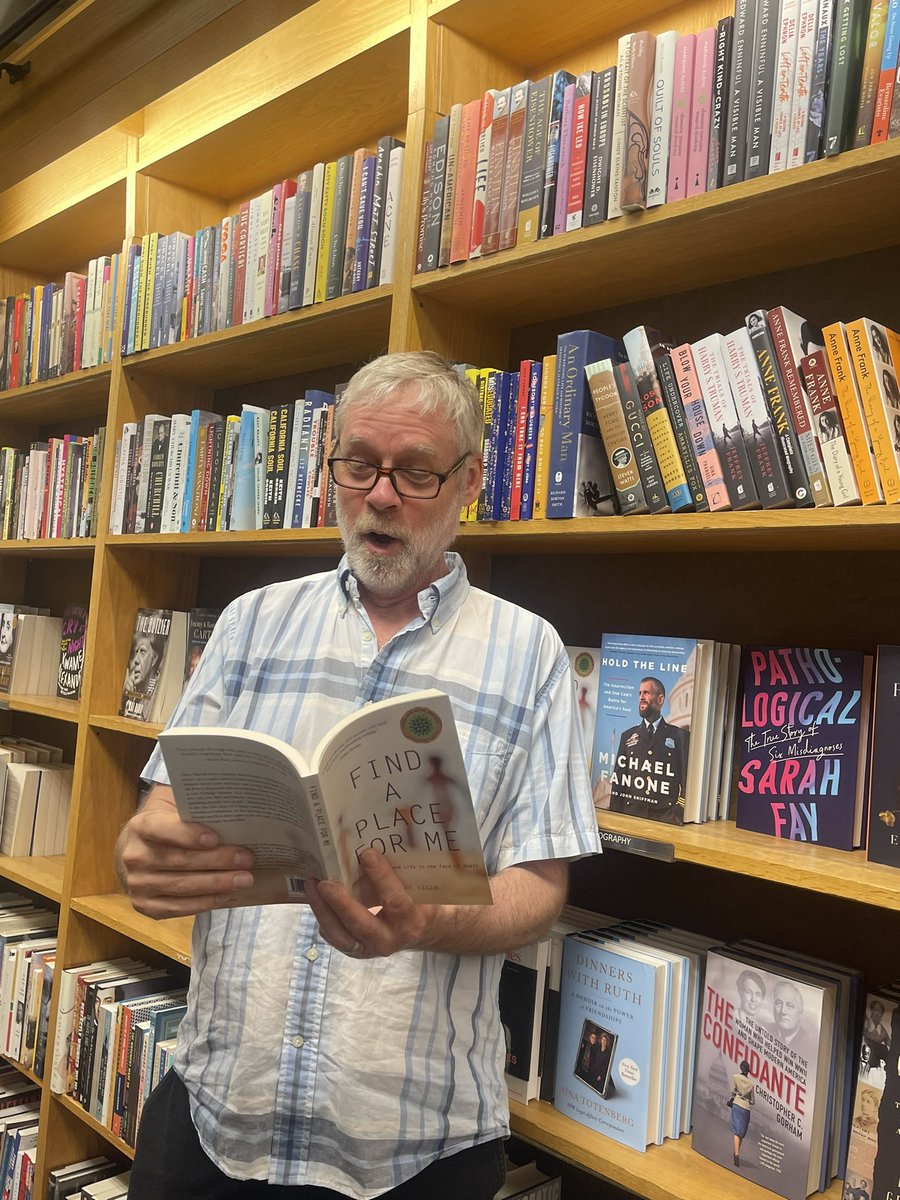 When you go to @SchulerBooks & your husband gets a kick out of finding & posing with your book. I want to know what page he’s reading, don’t you? 

#books #bookfun #memoir #husbandisaham #love #booklover #supportlocal #indiebookstore #nationalindieexcellence #livingnowawards