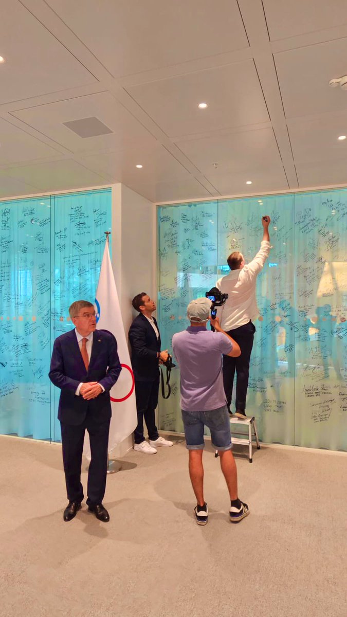 Today I had the pleasure of bringing this awesome Olympian to Olympic House in Lausanne to sign the Olympian Wall! 

Moral of the story, Irish are everywhere! 

Seamus O’Connor is a 3 time winter Olympian in snowboarding 🏂 &amp; will also start <a href="/AISTS_Sport/">AISTS Sport Management Academy</a> in September 🙌