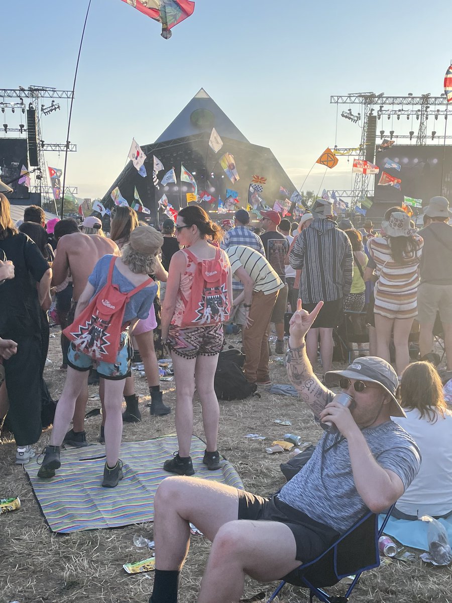 Glasto (a) 🎪