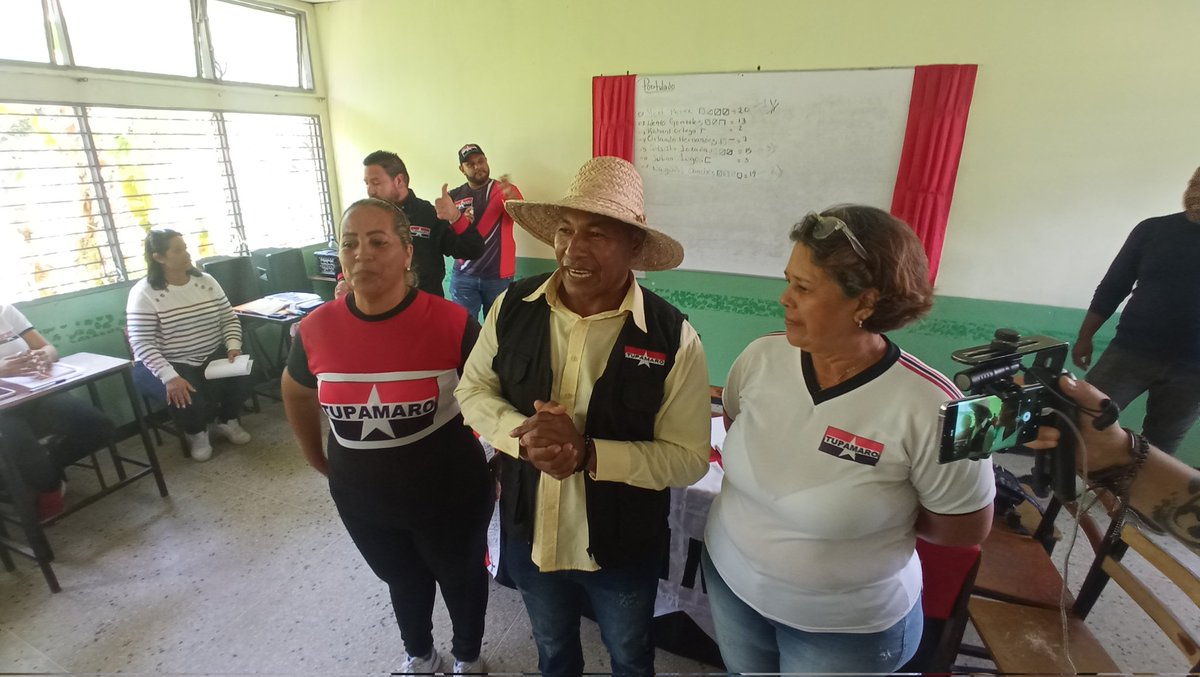 BloqCentroOccid's tweet photo. DECISIÓN COLECTIVA 

Con #AlegriaYMistica la militancia Rebelde del Estado @caraboboMRT decidió los tres camaradas que asistirán al Secretariado Nacional Ampliado 2023.

#PorLaVidaYLaPaz 
#ComunaYProducción https://t.co/0p4gqzz0ex