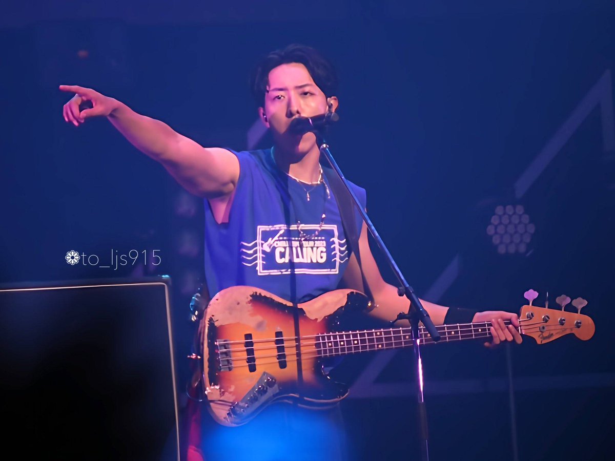 Hour 24 466 of JungShin 
[ #LeeJungShin #HourlyJungshin #CNBLUE #이정신 #JungShin #씨엔블루  #ジョンシン @MentalShin ] 
~ #BM🍑 ~