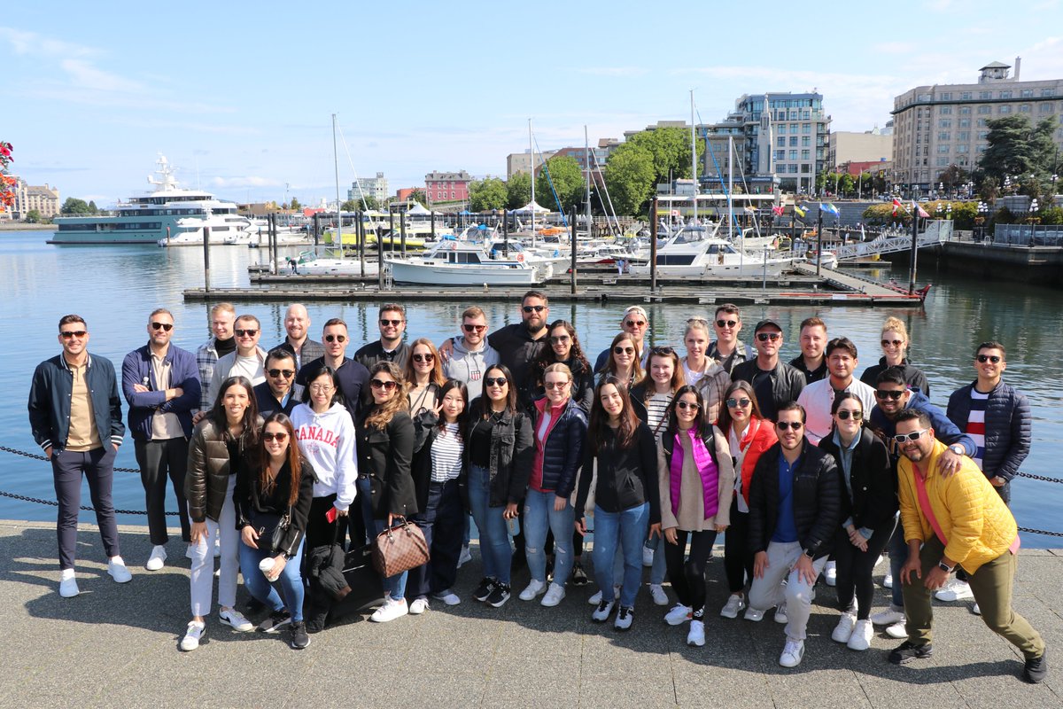 UVicSummerProg's tweet photo. 🌍 The Summer Graduate Business Studies program went on an amazing cultural journey this week! Their adventure passed through Chinatown, Parliament Buildings and the Indigenous Artist Market to celebrate National Indigenous Peoples Day!🔆#SummerGraduateBusinessStudies #UVIC https://t.co/CCMfQq2CZY