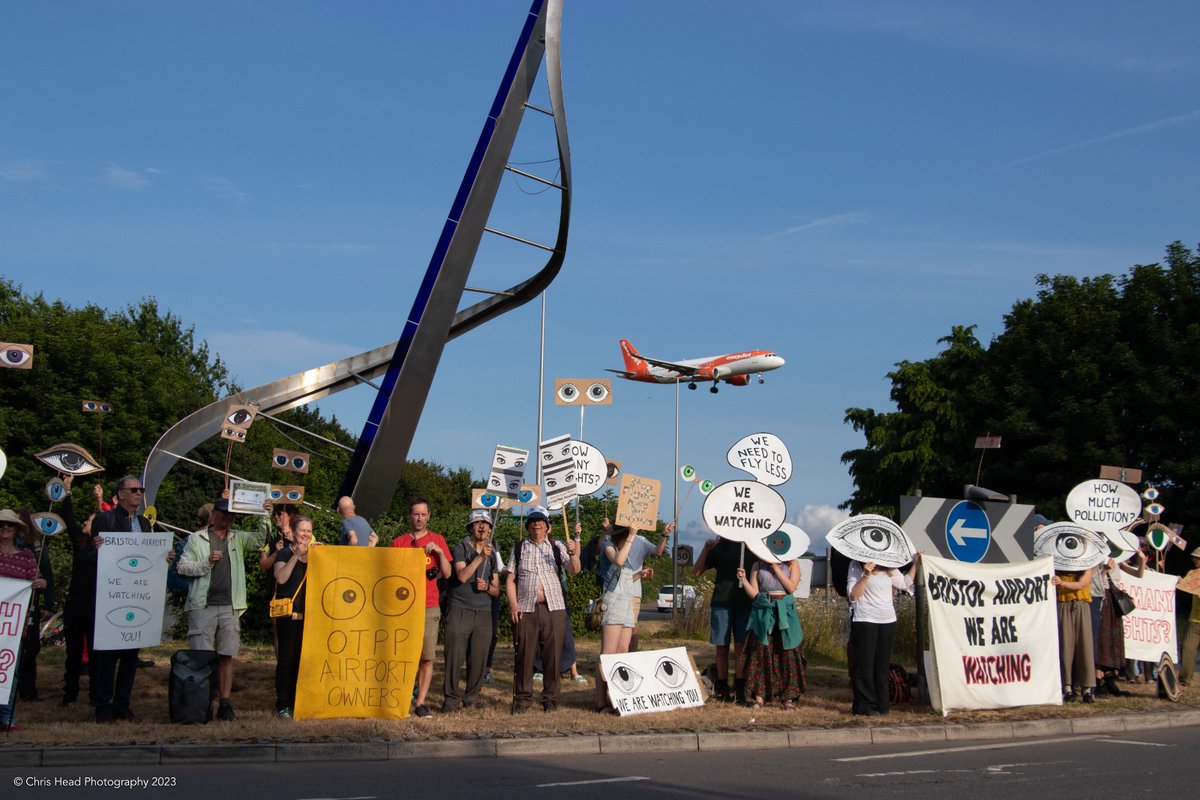 A few fab pics from Wednesday night's protest at Bristol Airport. 
#EyesOnBristolAirport