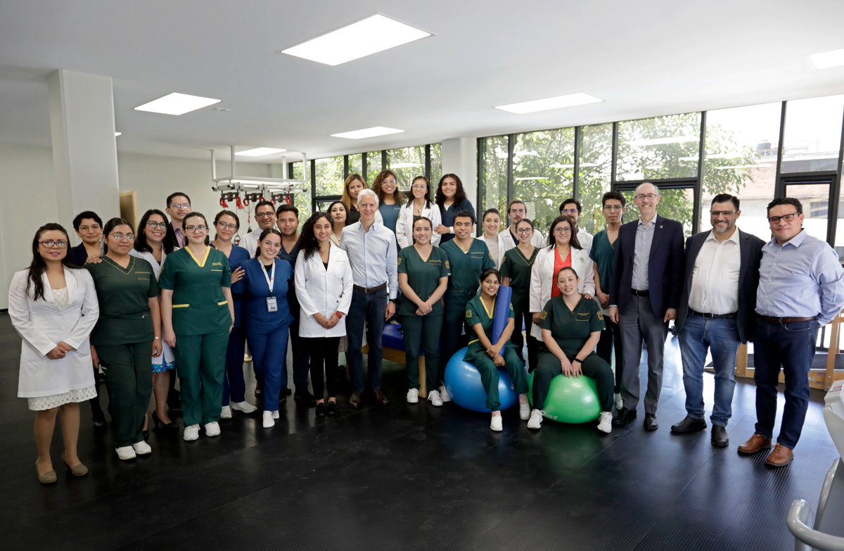 Reconocemos a los maestros y alumnos porque, además de enseñar y estudiar, ayudan a los pacientes del Centro de Atención, Capacitación e Investigación en Fisioterapia y Terapia Ocupacional de la <a href="/UAEM_MX/">UAEMéx</a>.