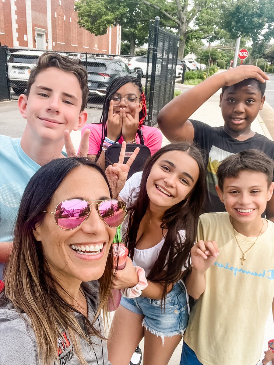 Leslie Van Bell tweet media