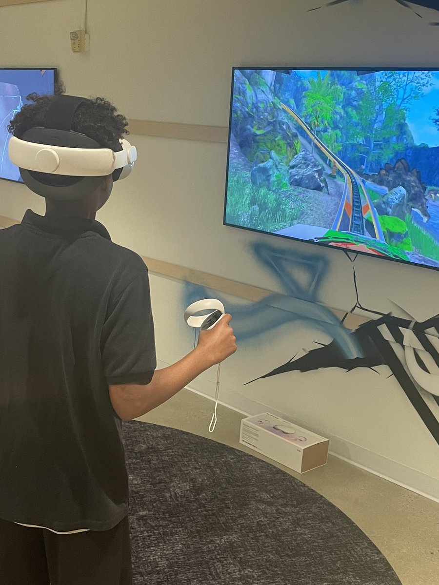 SRdataanalyst's tweet photo. From field trip to “field experience” An opportunity to apply knowledge gained in the classroom with practice in the field. ✨Awakening Genius• Encouraging Curiosity✨ @KindeziSchool #JohnsonStemActivityCenter #STEM #LonnieJohnson #KindeziSummerExperience https://t.co/KVVDVCN42v