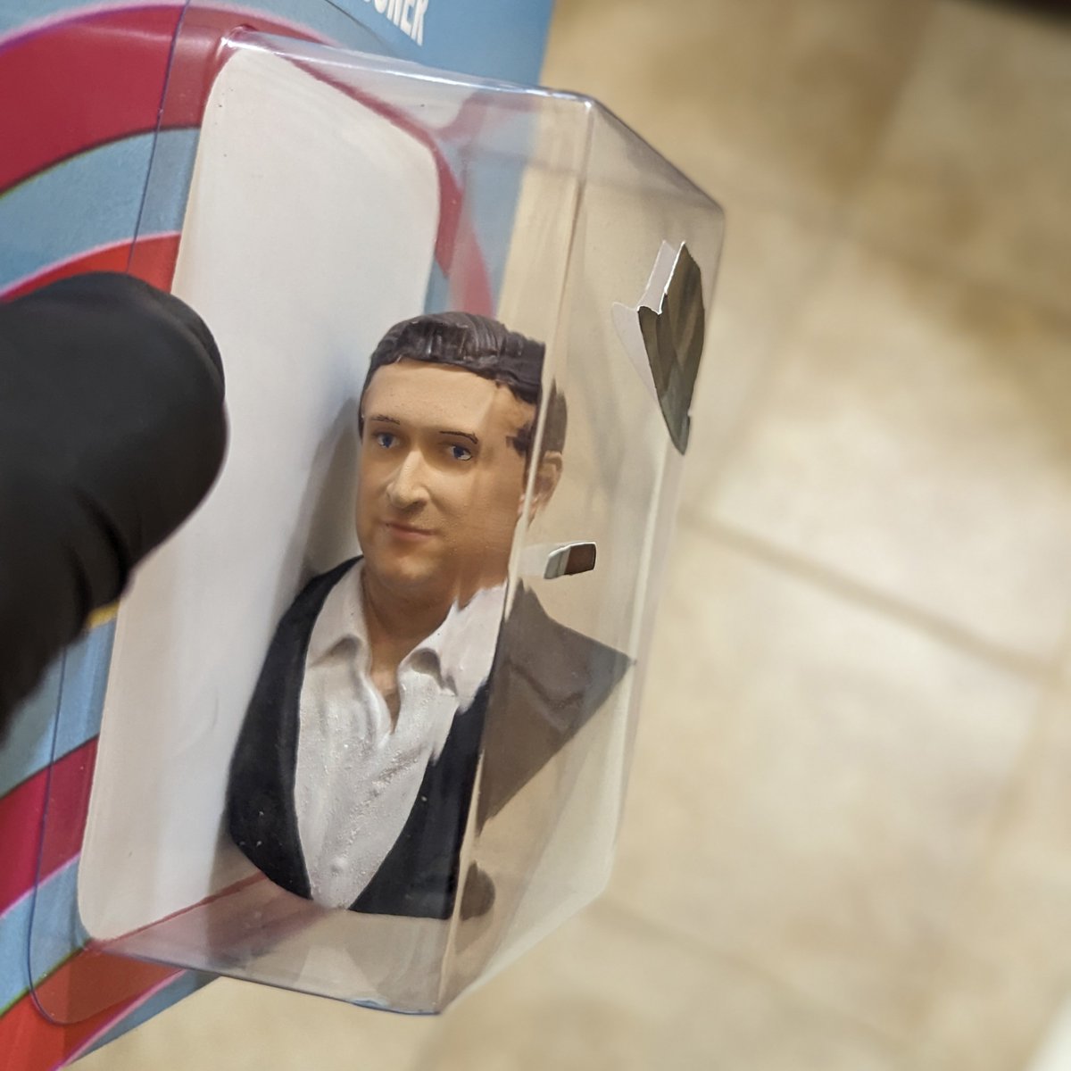 Readful_Things's tweet image. Second pic is included for anyone trying to make it look fake

#ithinkyoushouldleave