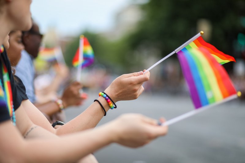 NewAmerica's tweet image. 🧵 ICYMI: This June, #TheThread is getting loud and proud as we celebrate #PrideMonth.

📚 The Queer National Security Reading List
💻 Youth, Pride, and the Digital Divide
💌 Dear Fellow White Queers
🏫 Teachers and Schools Supporting LGBTQ Students

📰 bit.ly/45W19yU