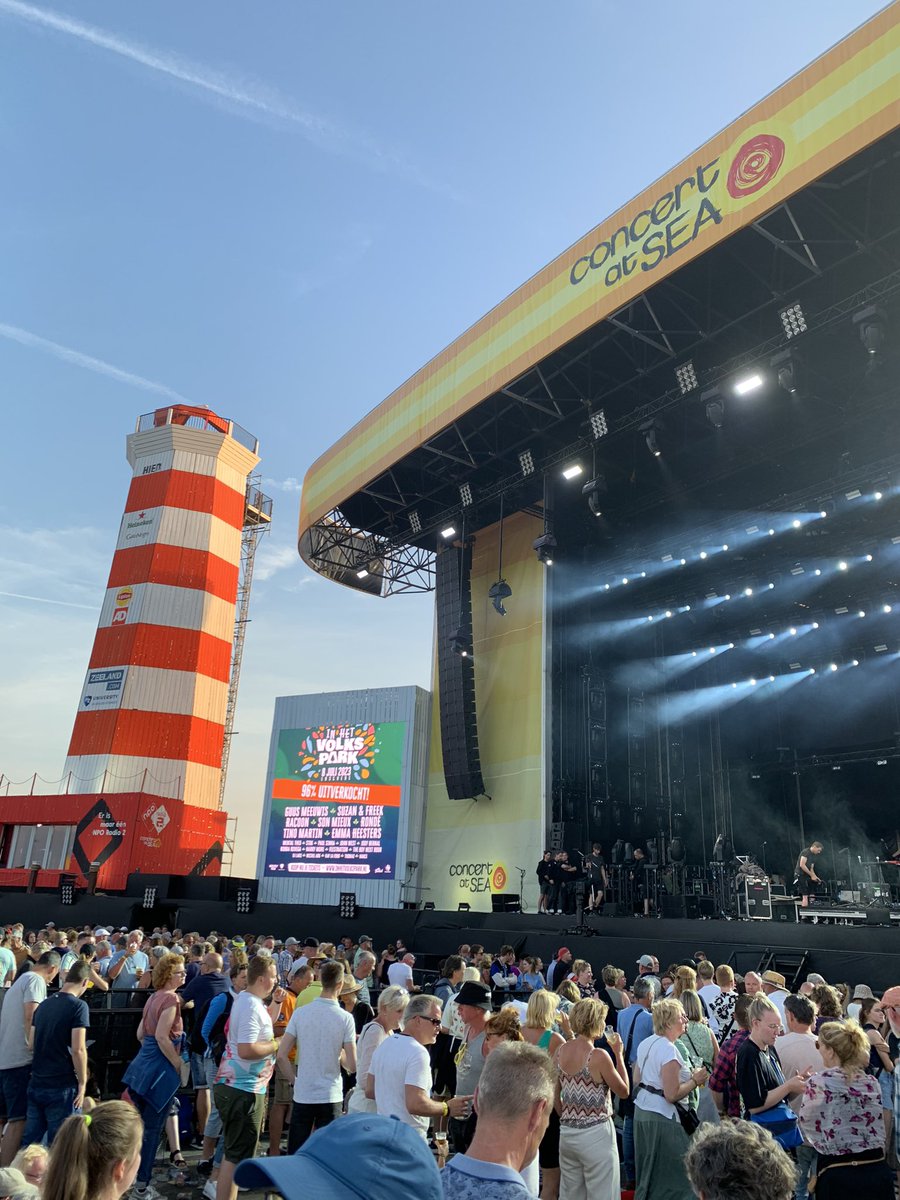 DJHeezen's tweet photo. @concertatSEA 😃genieten van CAS😂🎶 https://t.co/g3QGjXfLwi