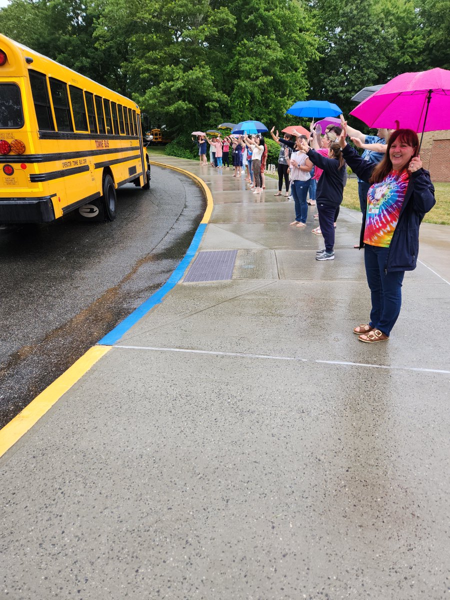 Rain won't stop us from waving goodbye to our students!  #CommackSchools #RollingHills #Out for Summer