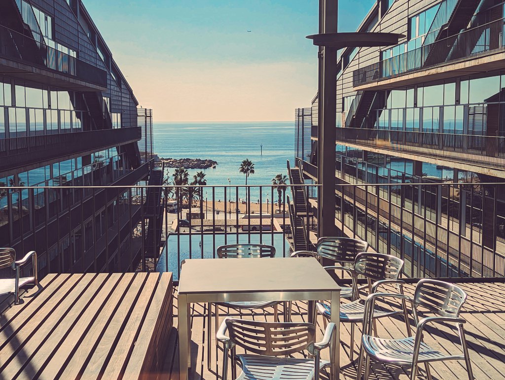 RNAdoctor's tweet photo. Meeting of the minds: wonderful meeting today with the awesome @jonas_mateu and @tahnee_mac from the @mirimiam lab at the @CRGenomica, to talk about #RNAsplicing, #microexons, #pancreas, #zebrafish, and #ionchannels. https://t.co/ewVA9rqMMg