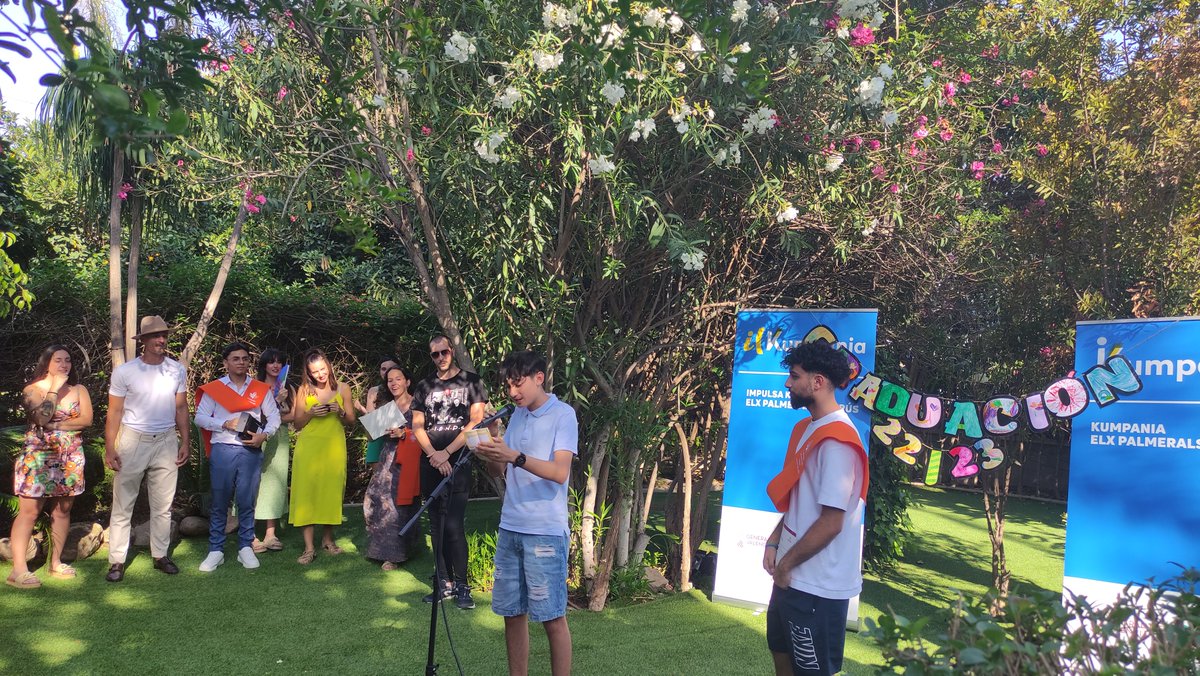 gitanos_org_elx's tweet photo. Ayer celebramos la graduación del alumnado de infantil, primaria, secundaria y ciclos formativos de nuestros programas educativos. El acompañamiento  nuestro alumnado es posible gracias a la financiación de @GVAinclusio y @FundacionJPeran #kumpania #impulsakumpania #promociona https://t.co/OZjslH07gy