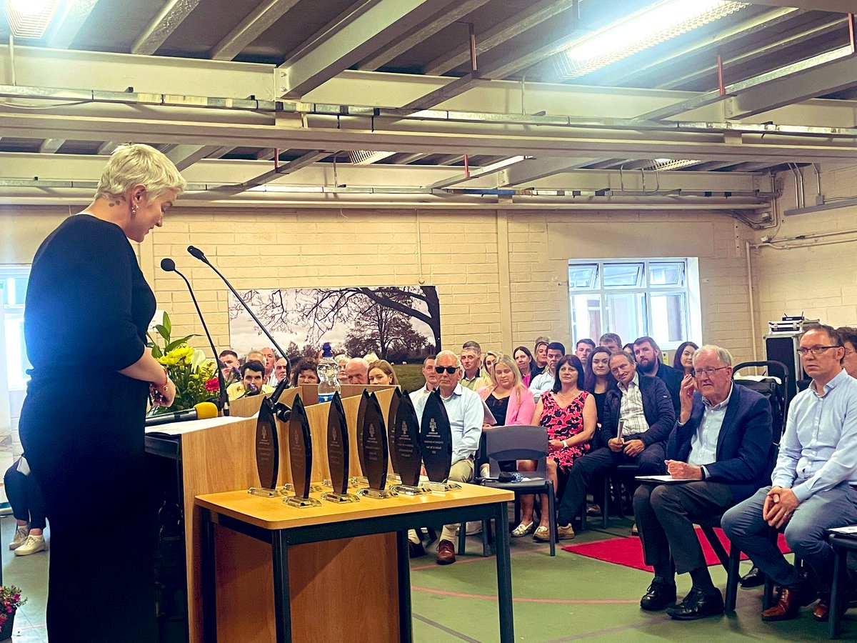 OFlynnATU's tweet photo. Dr Edna Curley welcoming everyone to @MountbellewAgri #GreenCert graduations this evening along with Dr Anne-Marie Butler @teagasc & @MariaWalshEU & and Chair Tom Parlon - congratulations to all the recipients!! https://t.co/Zu5AjY6ZuM