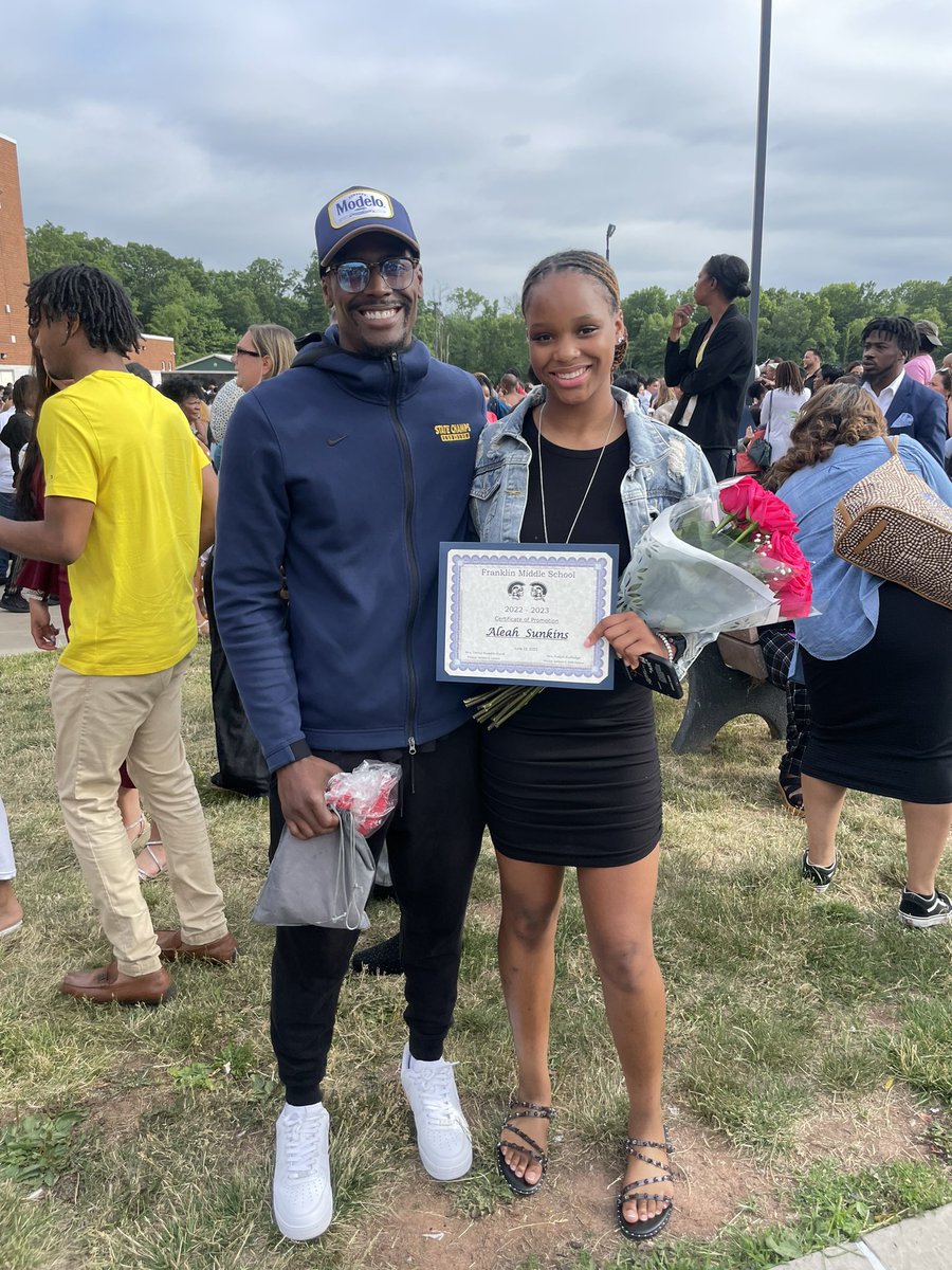 RobinsonElite's tweet photo. Congrats on your promotion from MS &amp; Welcome to HS. 
@Aleah_li8 is a dedicated 2027. Graduated yesterday and was in the lab today prepping for her freshman season. #BigThingsInStore #6months https://t.co/ZCUOGYB8Ny