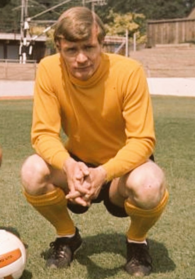 robertmdaws's tweet photo. #GrahamAtkinson ( younger brother of #RonAtkinson ) made history by scoring @OUFCOfficial first goal in the Football League on 18 August 1962 at @BarrowAFC https://t.co/Etq0Ou7czE
