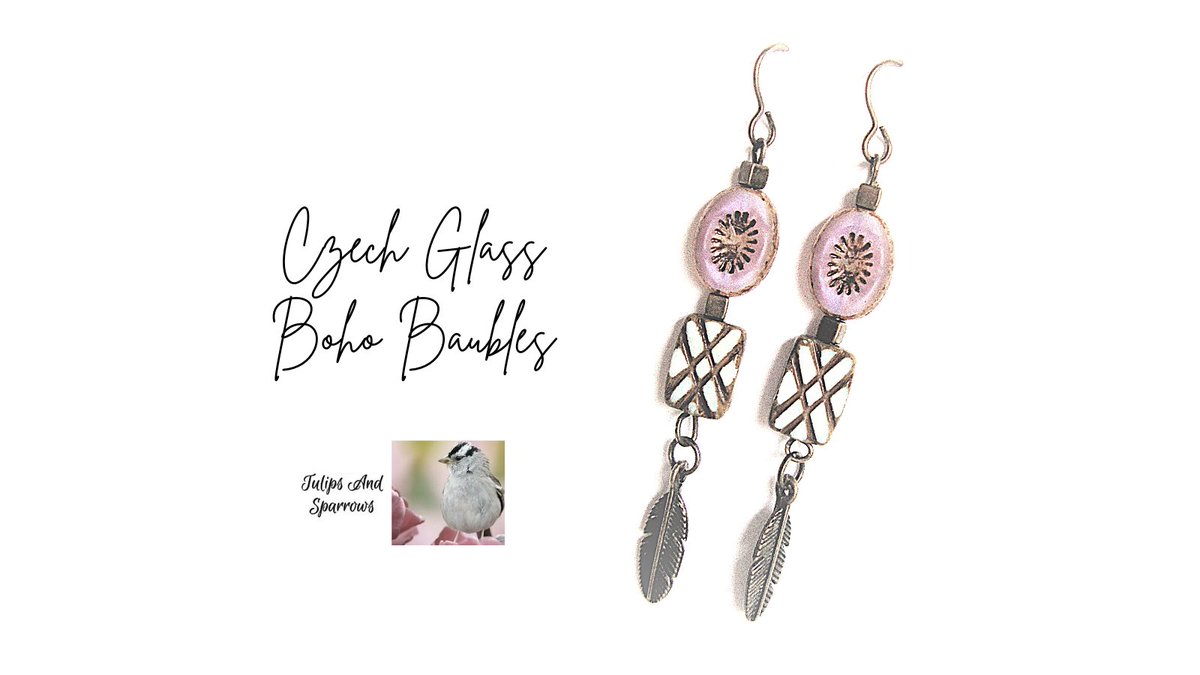 #czechglassjewelry #czechglassearrings #pinkjewelry #pinkearrings #featherjewelry #featherearrings #bohojewelry #bohoearrings #casualjewelry tulipsandsparrows.etsy.com