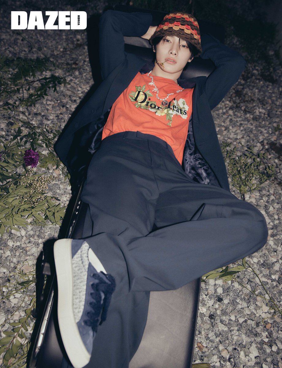 thinkinnie's tweet image. he aruxbwhdhdxj

#JEONGIN FOR DAZED!!!