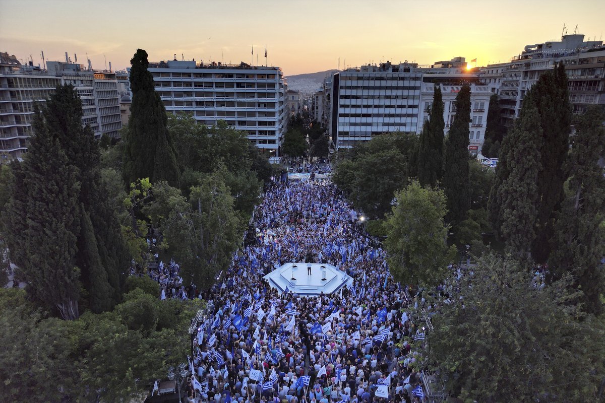 kmitsotakis's tweet photo. Την Κυριακή έχουμε την ευκαιρία να ενωθούμε σε ένα πλατύ ποτάμι σταθερότητας και προόδου. Σε ένα μεγάλο ποτάμι όπου έχουν θέση όσοι πιστεύουν στον υπεύθυνο πατριωτισμό και στον δημιουργικό εκσυγχρονισμό. Με μία παράταξη ανοιχτή στη σκέψη και τολμηρή στην πράξη: τη Νέα Δημοκρατία. https://t.co/2Yt2KK8lTr