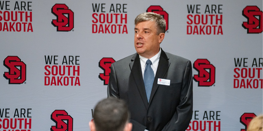 Yesterday, the University of South Dakota celebrated the expansion of the Parry Center for Clinical Skills &amp; Simulation with a grand opening and ribbon cutting ceremony at the USD Health Science Center in Sioux Falls.
🐾#YoteLife