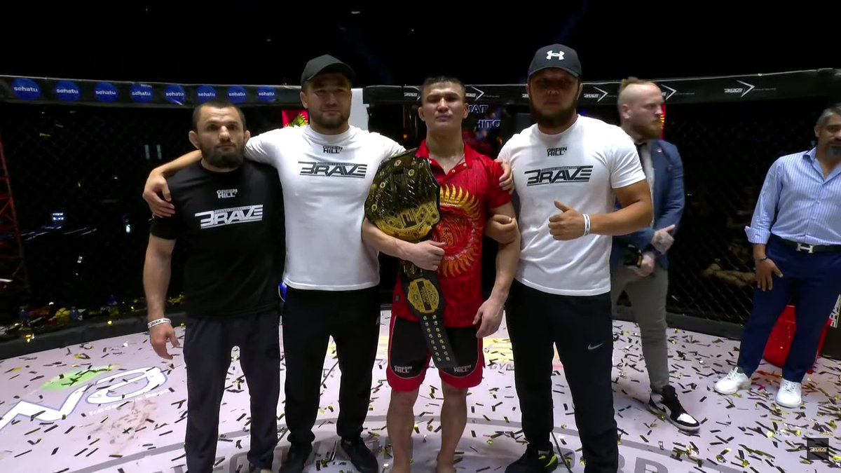 armaanyounis's tweet photo. #AndNew Nemat Abdrashitov defeats Roman Bogatov by unanimous decision (50-45, 49-46, 48-47) to become the new #BRAVECF Featherweight Champion.
#BRAVECF72 #MMA #Eagle #Kyrgyzstan #IMMAF #BraveNation #Bahrain https://t.co/uBAhV50vv8