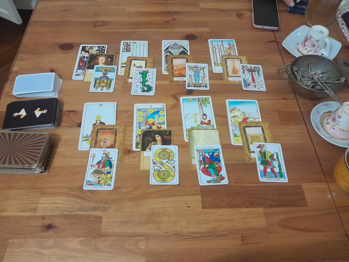 Fallar kapatıldı,tütsüler yakıldı, tarotlar açıldı🧚‍♀️🧘