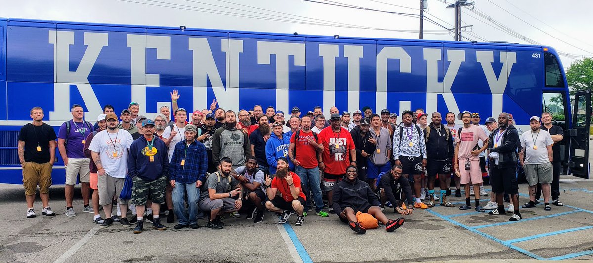 HopeCenterLex's tweet photo. Our Men's Recovery Clients are off for a day of fun at Kentucky Kingdom! Thank you to everyone who came through our car washes for making this possible!
#LexGiveHope https://t.co/zo4fLiQmwM