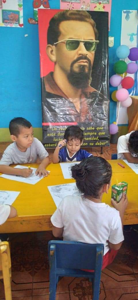 'Y también enseñenles a leer'
       Carlos Fonseca Amador
#UnidosEnVictorias 
#CdteCarlosVamosAdelante