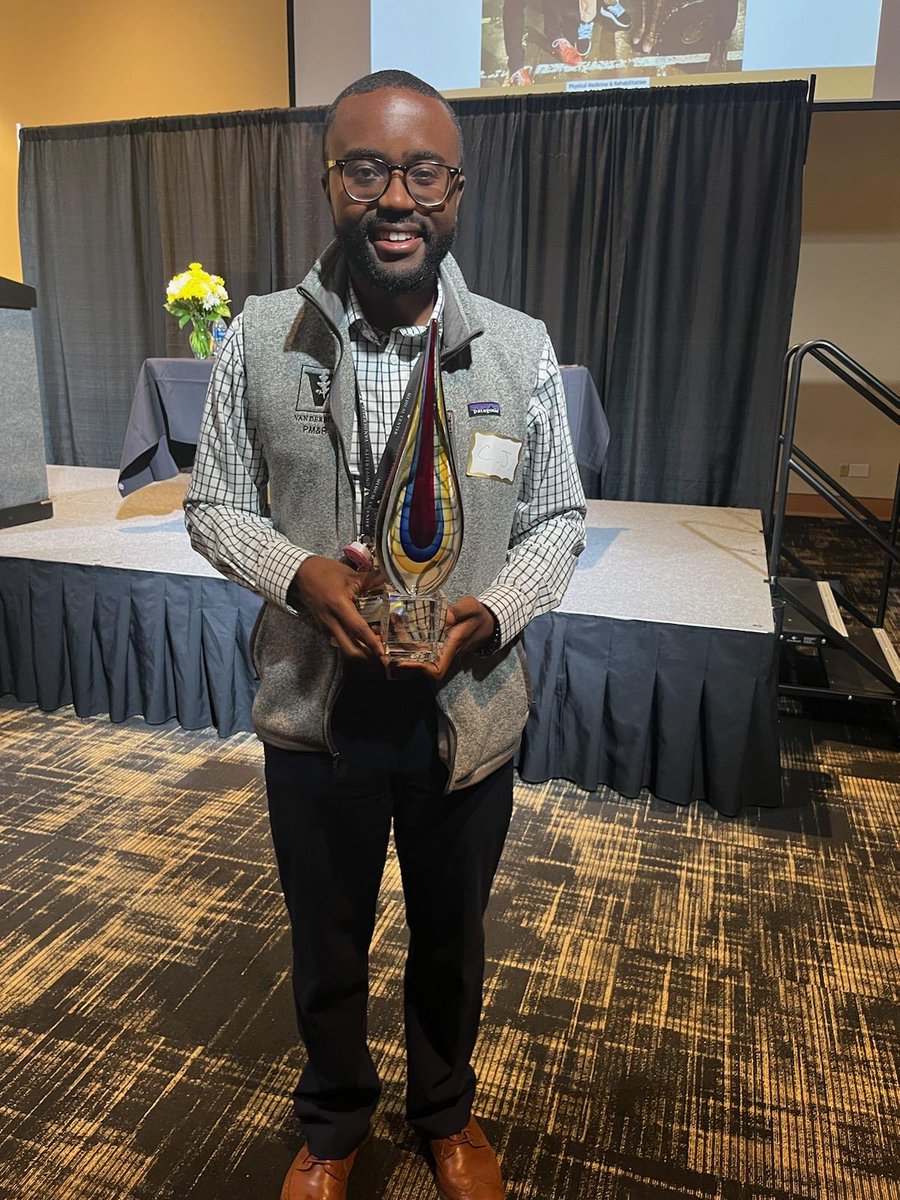 CJPHealth's tweet photo. I am thrilled to have received my department's faculty outstanding contribution award last night! I am lucky to work with such a great group of colleagues here at @VUMChealth @vumcpmr #braininjury #MedEd #physiatry @VUmedicine @VUMCGME https://t.co/stGxxiV9i8