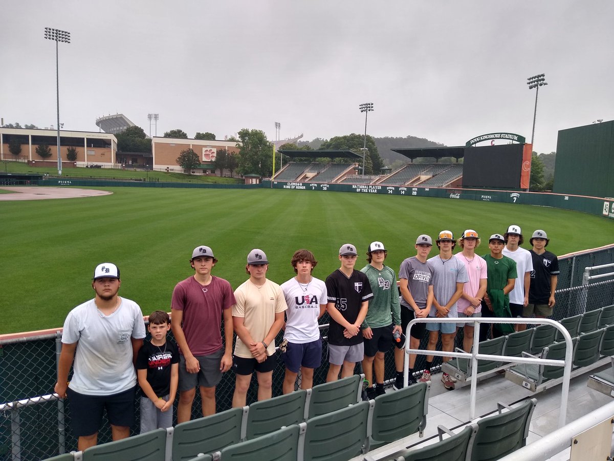 We made the best of a rain out yesterday. The PD Boys won't forget this workout. Thanks to those who made it possible. What a day!!! Go Tigers 🐅