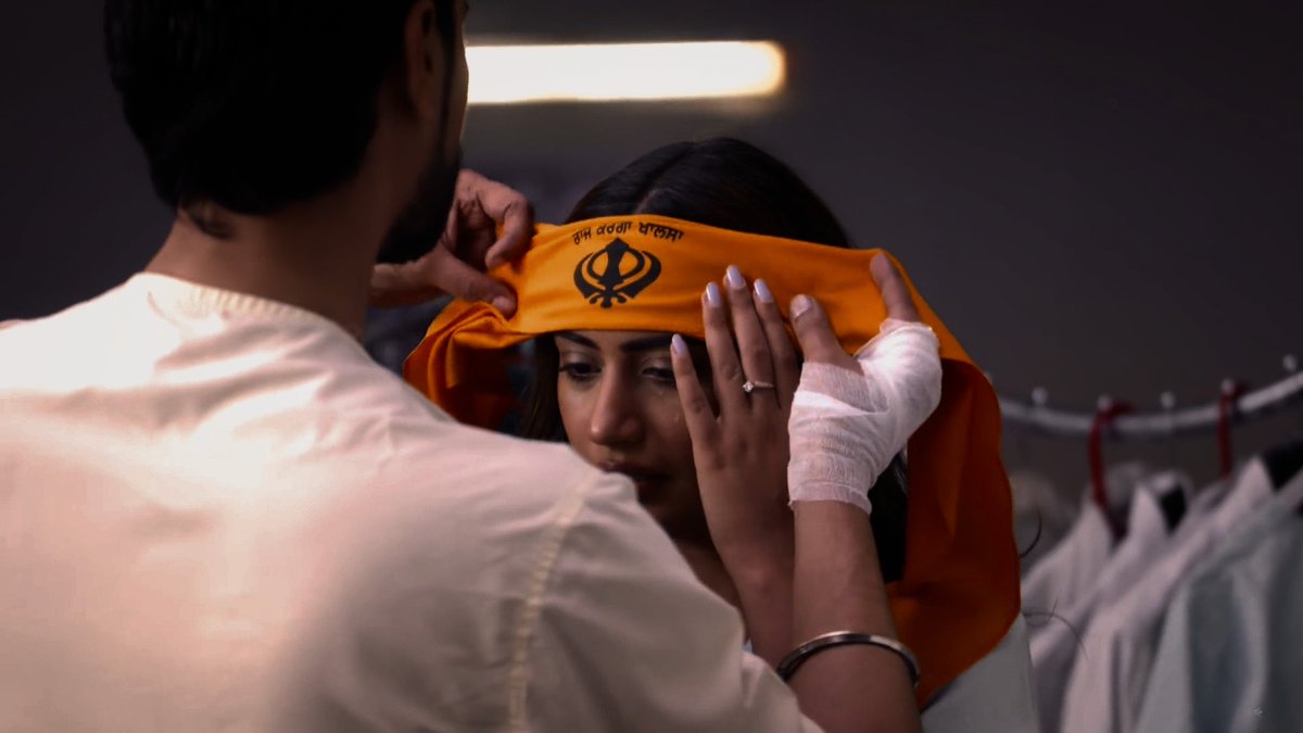 yourfav_sreyy's tweet photo. He became her strength in her weakest times and made sure to never let her loose her confidence! ❤️🩹
#NavIsha #Sanjivani2 https://t.co/RbP6OPewN6