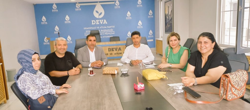 📌 Küçük diye bir şey yok, mutlu olduğun herşey büyüktür..

<a href="/diyarbakirdeva/">Deva Partisi Diyarbakır İl Başkanlığı</a> olarak il başkan Vekilimiz <a href="/remzikaymakk/">Remzi Kaymak</a> başkanlığında durum değerlendirmesi ve yol haritası konusunda istişare toplantısı yaptık.
<a href="/alibabacan/">Ali Babacan</a> <a href="/zeynep__babacan/">Ülkü Zeynep Babacan</a>