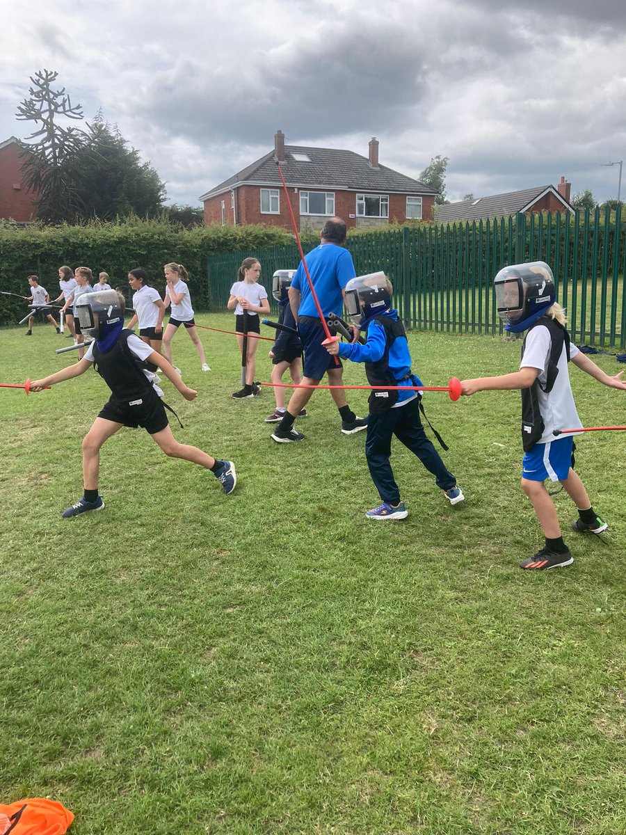 StPetersSD's tweet image. More photos from Y4’s fencing experience. #KeepActive 🤺