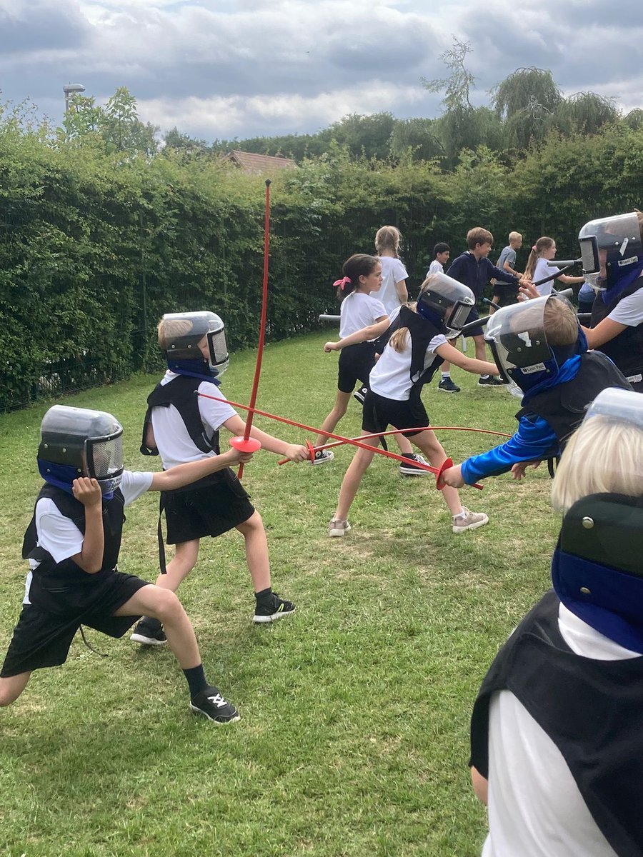 StPetersSD's tweet image. More photos from Y4’s fencing experience. #KeepActive 🤺