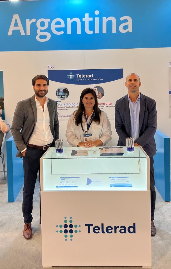 Teleradweb's tweet photo. 👐Un gusto poder conversar con el Cónsul General Argentino, Leandro Fernández Suárez y Diego Duhour en nuestro espacio en Fime Show .
#Telerad #Teleducacion #Telemedicina #Fime2023 #FimeShow #Salud #Feria #Miami https://t.co/GpvV6FBtVf