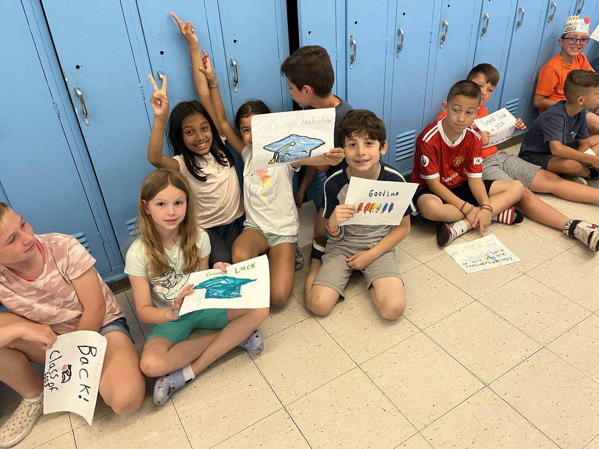 3MiuWSS's tweet photo. Our last day together was full of smiles, laughs, and quality time with one another. The kids were ecstatic to celebrate our graduating 6th graders and the graduates from Carey H.S.! Looking forward to their turn in a few years…🥹 Have a wonderful summer! ☀️ @wsselementary https://t.co/ENQW8gInbz