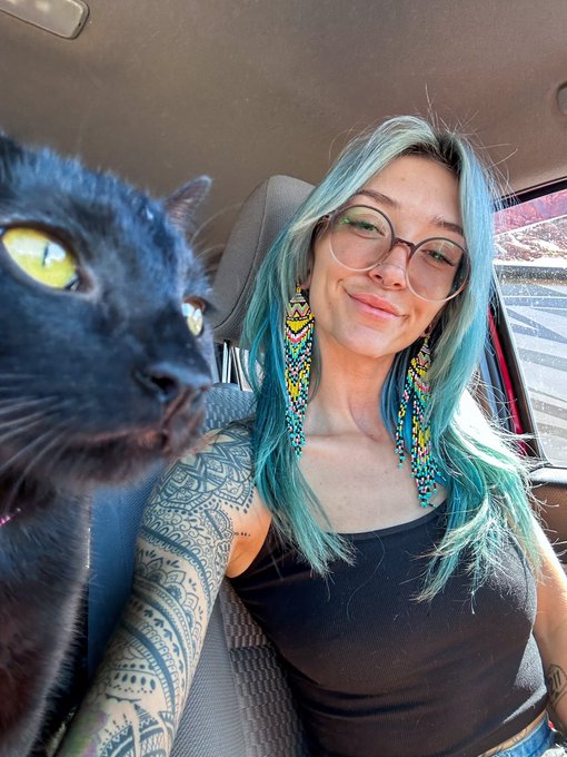 Sorry, we&rsquo;ve been playin in the desert 🐈&zwj;⬛🏜️ https://t.co/PZukRIc3nF<a href="/tag/newprofilepic"class="tags"><span>#newprofilepic</span></a>