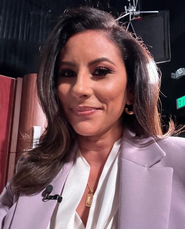 whitneykumar's tweet photo. First day of taping for Season 3!! Season 2 was incredible, but get ready because Season 3 is going to be even more intense, emotional, and filled with even better cases! 🎬 ✨ ⁠
#JudyJustice #JustSayYes #TapeDayExcitement #PurpleBlazerVibes  #AmazonFreevee #workwear https://t.co/uhNbWHEgJl