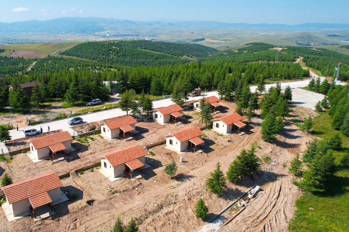 Bölgenin en büyük Gençlik kampı ve Mesire alanı 500 bin M2’lik alanda bitmek üzere🔥🏕️

-Bungalov Evler
-Sportif Sahalar
-Rekreasyon Alanları
-Sosyal Tesisler
-Kros Alanı
<a href="/zeybekbaskan/">Mehmet Zeybek</a> 
<a href="/afyonbelediyesi/">T.C. Afyonkarahisar Belediyesi</a>
