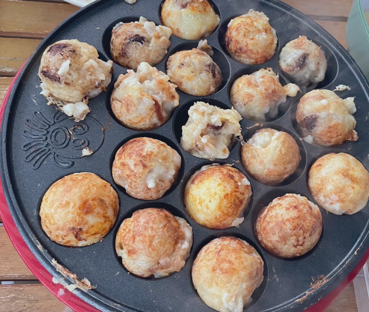 金曜の夜なので、タコパ🐙
21時でもこの明るさって、日本から帰って来たばっかりだから変な感じ😂

明日はシュトゥットガルトの友達に会うし、夏は楽しみが沢山ね🥺❤️

絶対「太ったね」って言われるんだろうな🤣 https://t.co/CUQoqdqV5U