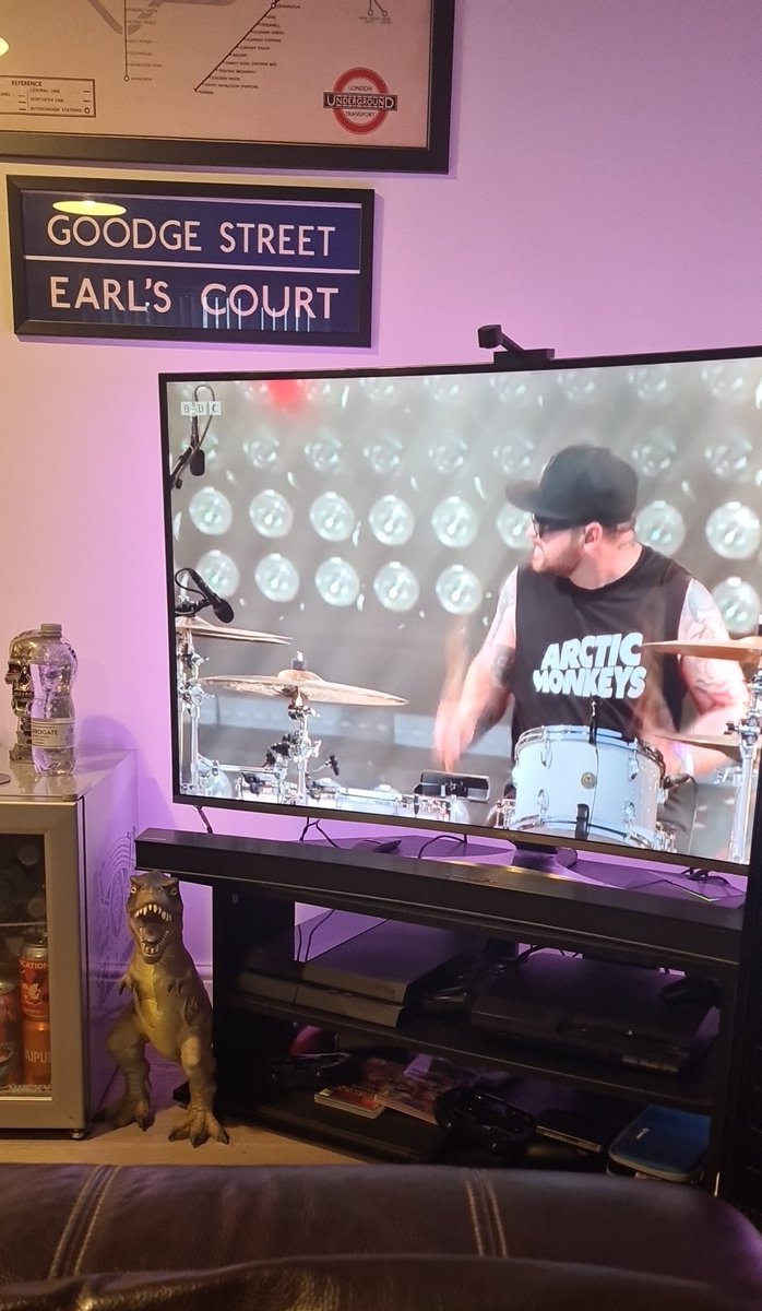 Royal Bloody love <a href="/glastonbury/">Glastonbury Festival</a> weekend.