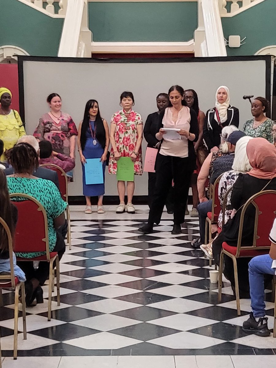 Royal_Greenwich's tweet photo. @CotWChoir @CreatingGround introduce a film about its inspirational work with women from migrant backgrounds. Its #NoticeUs campaign is helping us shape the experience that migrants and refugees have with temporary accommodation in Greenwich.
#RefugeeWeek2023 #RefugeesWelcome 🧡 https://t.co/AsQwlN6441